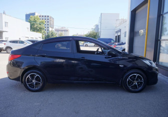 Подержанный автомобиль Hyundai Solaris Sedan 2011 года (4 фото)