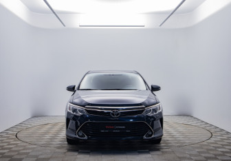 Подержанный автомобиль Toyota Camry Sedan 2016 года (8 фото)