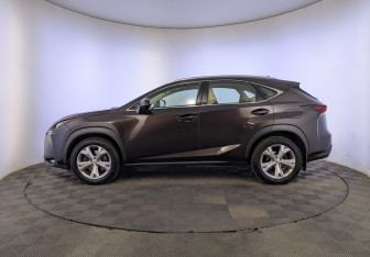 Подержанный автомобиль Lexus NX 2015 года (8 фото)