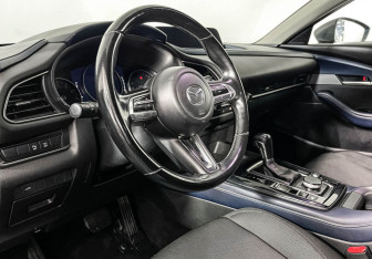 Подержанный автомобиль Mazda CX-30 2019 года (13 фото)
