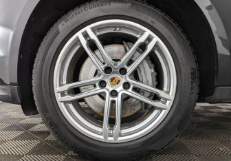 Подержанный автомобиль Porsche Macan 2021 года (12 фото)