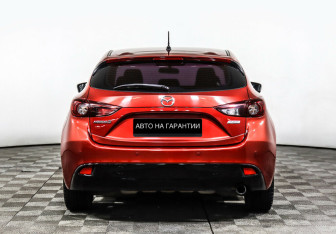Подержанный автомобиль Mazda 3 Hatchback 2014 года (5 фото)