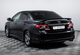 Подержанный автомобиль Toyota Corolla Sedan 2012 года (7 фото)