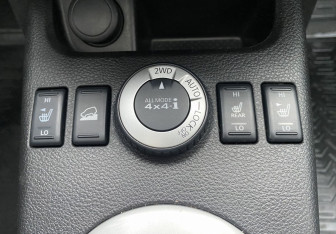 Подержанный автомобиль Nissan X-Trail 2013 года (18 фото)