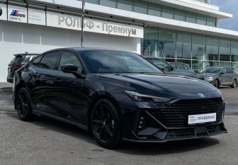 Подержанный автомобиль Changan UNI-V 2023 года (3 фото)
