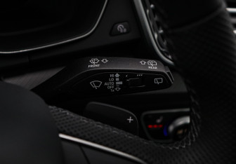 Подержанный автомобиль Audi Q5 2025 года (32 фото)