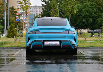 Подержанный автомобиль Xiaomi SU7 2024 года (6 фото)