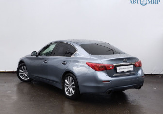 Подержанный автомобиль Infiniti Q50 2015 года (7 фото)