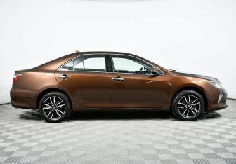 Подержанный автомобиль Toyota Camry Sedan 2017 года (4 фото)