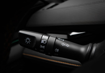 Подержанный автомобиль Changan UNI-V 2024 года (12 фото)