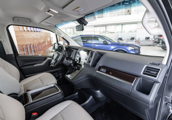 Новый Toyota Alphard 2025 (11 фото)