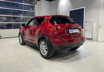 Подержанный автомобиль Nissan Juke 2013 года (6 фото)
