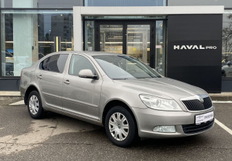 Подержанный автомобиль Skoda Octavia Liftback 2011 года (3 фото)
