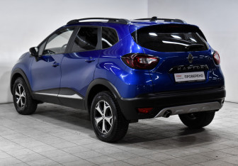 Подержанный автомобиль Renault Kaptur 2022 года (7 фото)