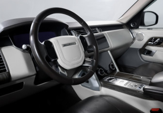 Подержанный автомобиль Land Rover Range Rover 2018 года (14 фото)