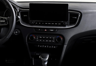 Подержанный автомобиль Kia Ceed Wagon 2021 года (14 фото)