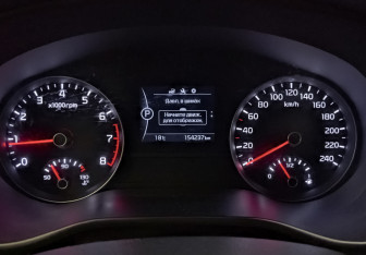 Подержанный автомобиль Kia Sportage 2016 года (13 фото)