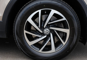 Подержанный автомобиль Volkswagen Tiguan 2018 года (21 фото)