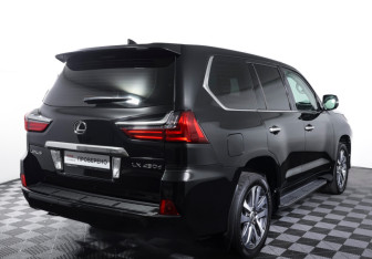 Подержанный автомобиль Lexus LX 2016 года (5 фото)