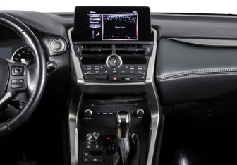 Подержанный автомобиль Lexus NX 2019 года (14 фото)