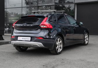 Подержанный автомобиль Volvo V40 Hatchback 2014 года (4 фото)