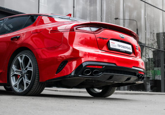 Подержанный автомобиль Kia Stinger 2019 года (7 фото)