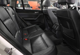 Подержанный автомобиль BMW X3 2014 года (12 фото)