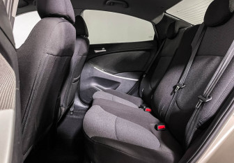 Подержанный автомобиль Hyundai Solaris Sedan 2011 года (10 фото)