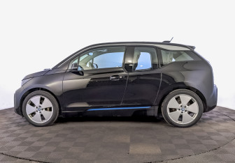 Подержанный автомобиль BMW i3 2018 года (8 фото)