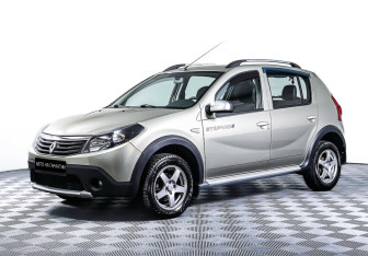 Подержанный автомобиль Renault Sandero 2013 года (1 фото)