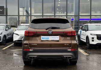 Подержанный автомобиль Changan CS75 2020 года (6 фото)