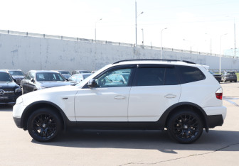 Подержанный автомобиль BMW X3 2009 года (8 фото)