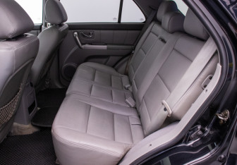 Подержанный автомобиль Kia Sorento 2006 года (11 фото)
