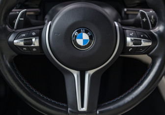 Подержанный автомобиль BMW M6 Sedan 2013 года (19 фото)