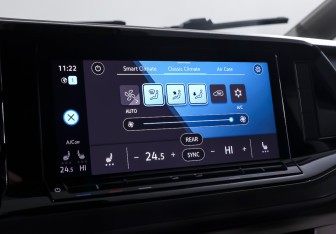 Подержанный автомобиль Volkswagen Multivan 2022 года (20 фото)