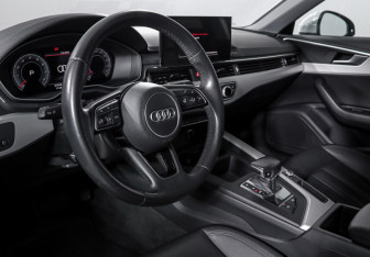 Подержанный автомобиль Audi A4 Sedan 2020 года (10 фото)