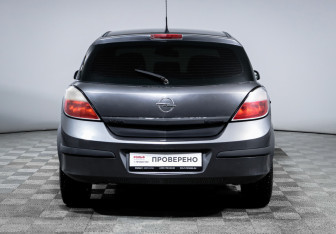 Подержанный автомобиль Opel Astra Hatchback 2006 года (6 фото)