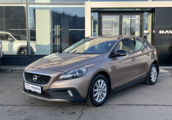 Подержанный автомобиль Volvo V40 Cross Country 2013 года (1 фото)