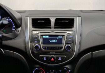 Подержанный автомобиль Hyundai Solaris Sedan 2015 года (15 фото)