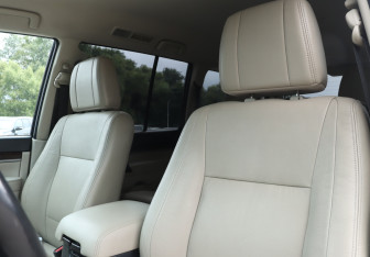 Подержанный автомобиль Mitsubishi Pajero 2017 года (14 фото)