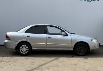 Подержанный автомобиль Nissan Almera Classic 2011 года (4 фото)