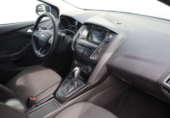Подержанный автомобиль Ford Focus Wagon 2016 года (10 фото)