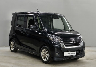 Подержанный автомобиль Nissan Dayz Roox 2016 года (3 фото)