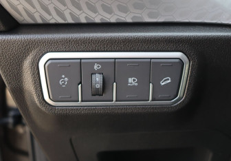 Подержанный автомобиль Haval F7x 2024 года (13 фото)