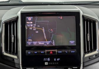 Подержанный автомобиль Toyota Land Cruiser Suv 2016 года (24 фото)