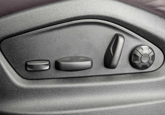 Подержанный автомобиль Porsche Cayenne 2024 года (25 фото)