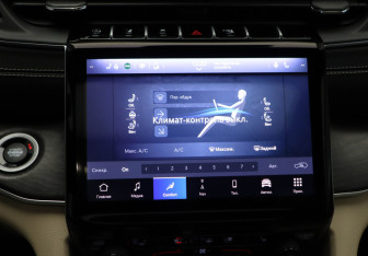 Подержанный автомобиль Jeep Grand Cherokee 2023 года (13 фото)