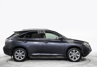 Подержанный автомобиль Lexus RX 2010 года (4 фото)