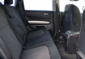 Подержанный автомобиль Nissan X-Trail 2012 года (23 фото)