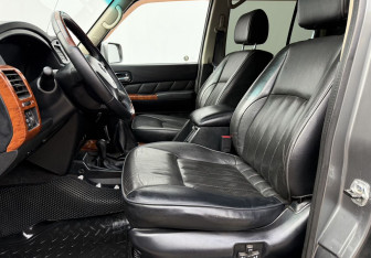 Подержанный автомобиль Nissan Patrol 2008 года (10 фото)